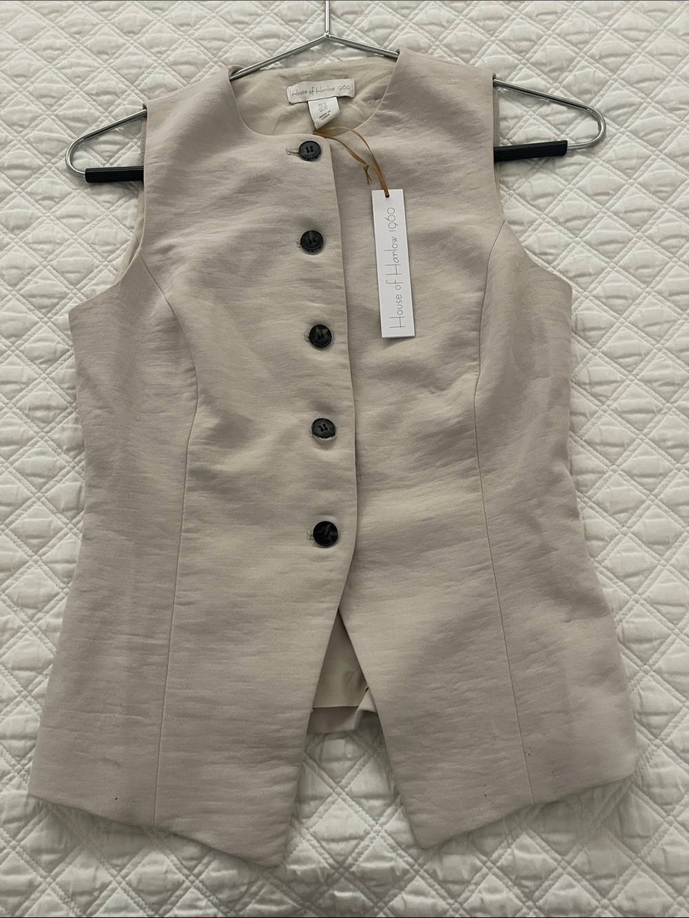 House of Harlow 1960 Cream Button-Front Sleeveless Vest - Picture 4 of 6